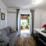 Hundefreundliches Nur 250 Meter Zum Mit Mediterranem Garten דירה *