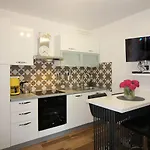 Hundefreundliches Nur 250 Meter Zum Mit Mediterranem Garten דירה *
