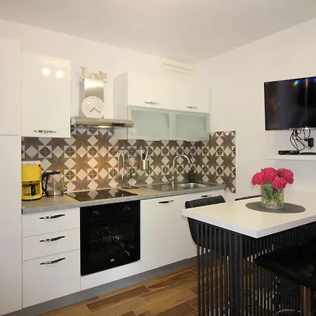 Hundefreundliches Nur 250 Meter Zum Mit Mediterranem Garten Appartement *