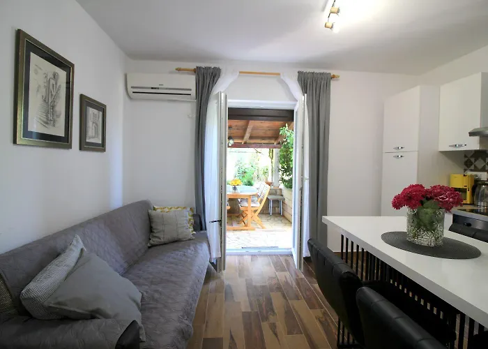 Hundefreundliches Nur 250 Meter Zum Mit Mediterranem Garten Apartman *