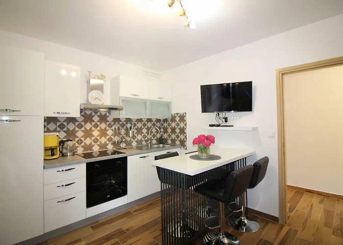 Hundefreundliches Nur 250 Meter Zum Mit Mediterranem Garten Apartman