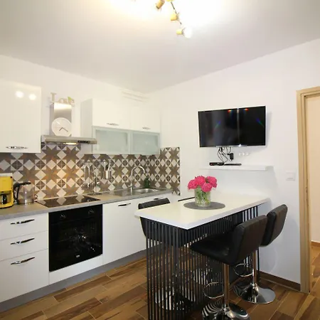 Hundefreundliches Nur 250 Meter Zum Mit Mediterranem Garten Apartment