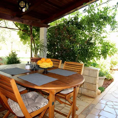 Hundefreundliches Nur 250 Meter Zum Mit Mediterranem Garten *